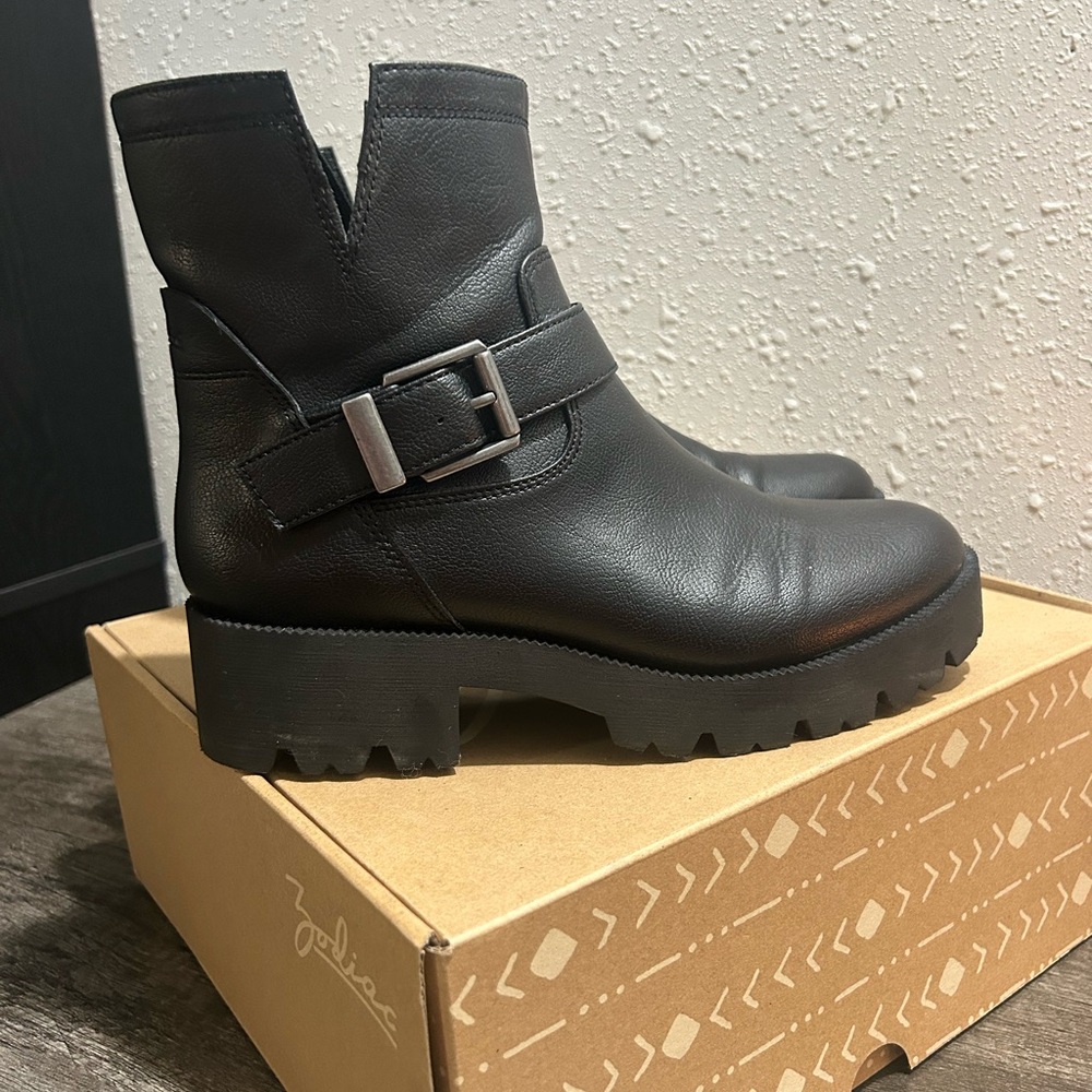 Black combat boots, women’s size 8